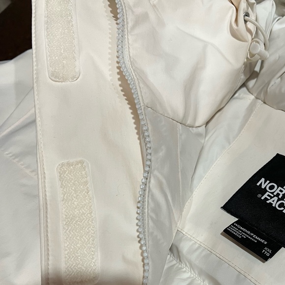 The North Face Women's Arctic Hooded Faux-Fur-Trim Parka - Picture 6 of 11